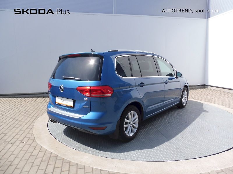 Volkswagen Touran (2016) Highline 1,4 TSI 110kW DSG - fotka 2 z 26
