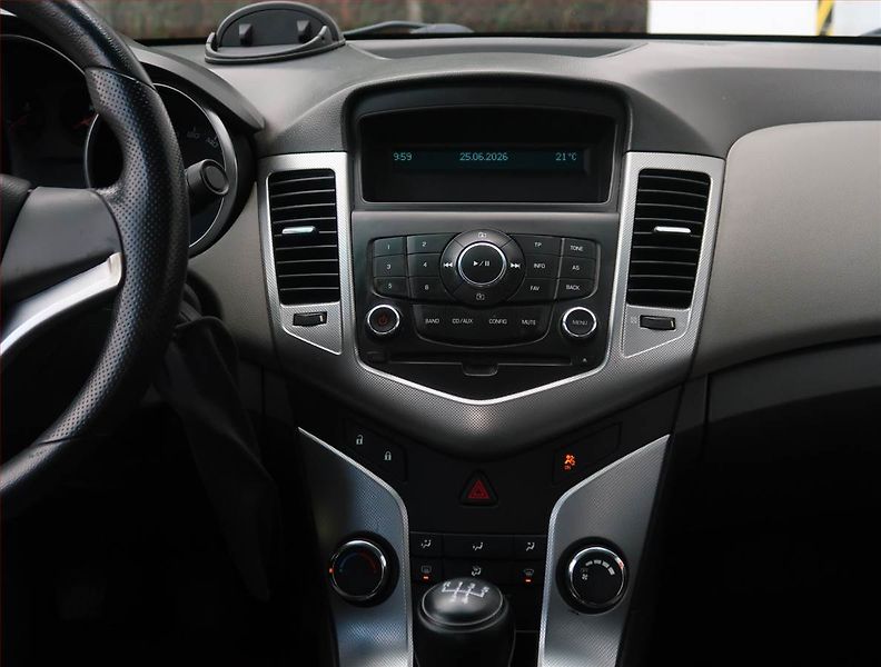 Chevrolet Cruze (2009) 1.6 i 16V, nová STK, rezervace - fotka 12 z 15