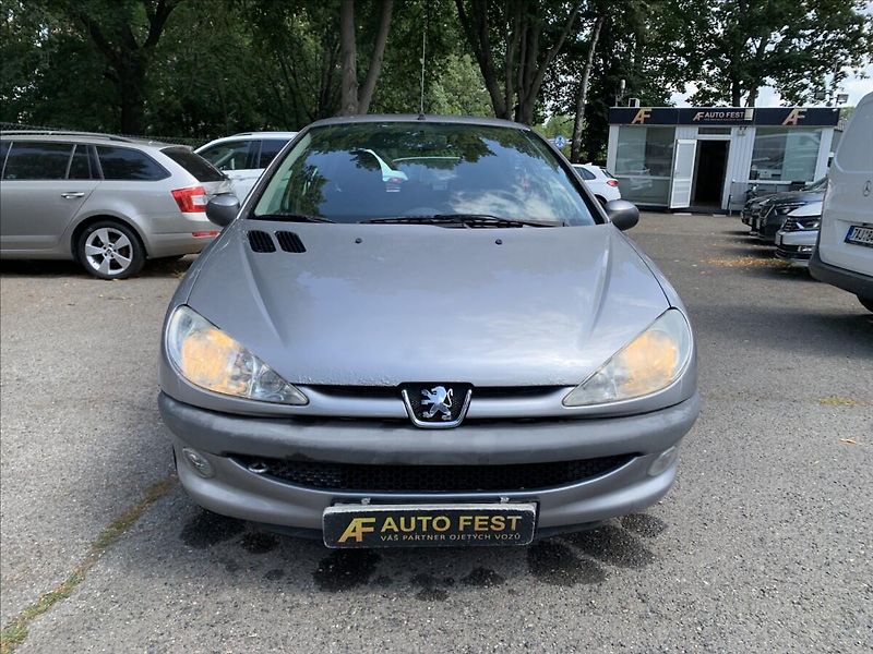 Peugeot 206 1,4 i,ČR - fotka 2 z 17