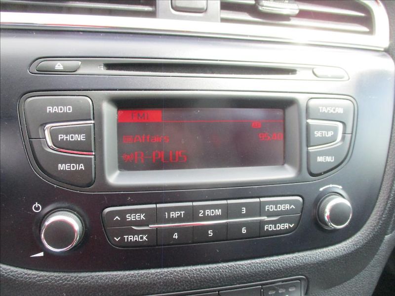 Kia Ceed 1,6 CRDi, klima,servis,DPH,CZ, - fotka 21 z 40