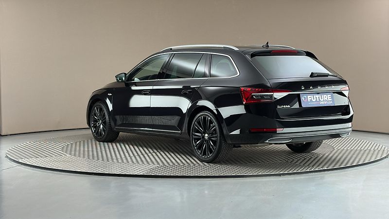 Škoda Superb 2.0 TDI DSG 4x4 L&K Combi - fotka 2 z 32