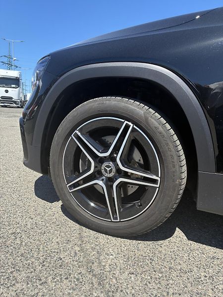 Mercedes-Benz GLB (2025) 200d 4MATIC - fotka 8 z 13
