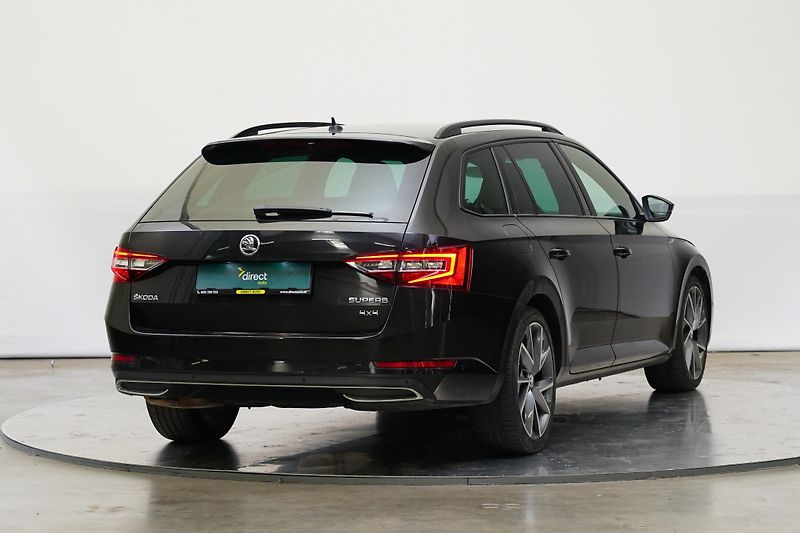 Škoda Superb - fotka 2 z 28