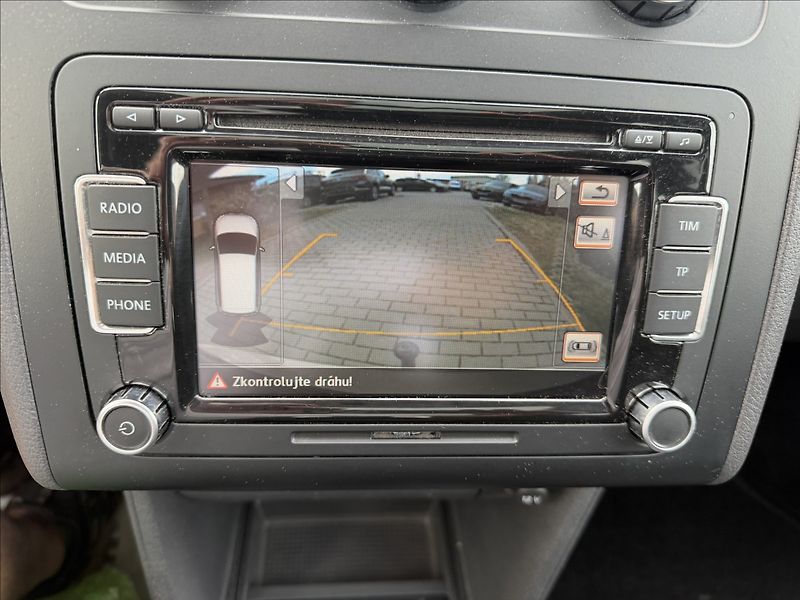 Volkswagen Touran 1.6 TDI Comfortline/Panorama/B - fotka 12 z 20
