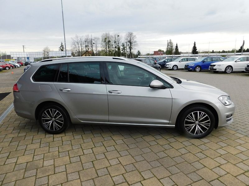 Volkswagen Golf (2016) VII KOMBI 2.0 TDi - fotka 3 z 33