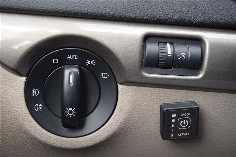 Škoda Yeti 1,8 TSI 118KW 4X4 TAŽNÉ LPG - fotka 35 z 51