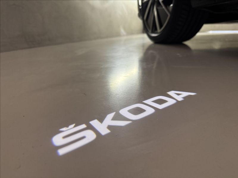 Škoda Octavia 2,0 TDi  Sportline Virtual LED - fotka 48 z 49