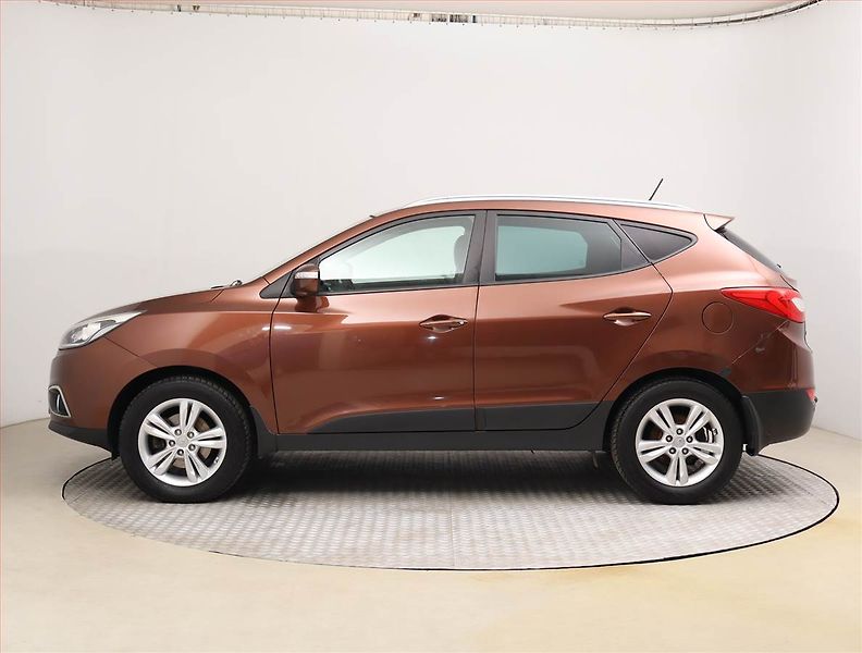 Hyundai ix35 (2013) 2.0 CRDi, 4X4, Xenony - fotka 3 z 18