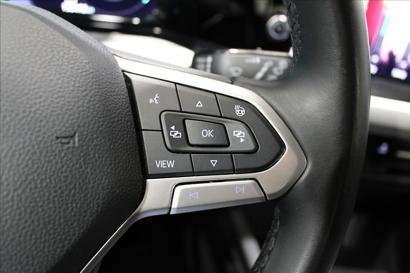 Volkswagen Golf 1,0 TSI Life CZ původ - fotka 19 z 33