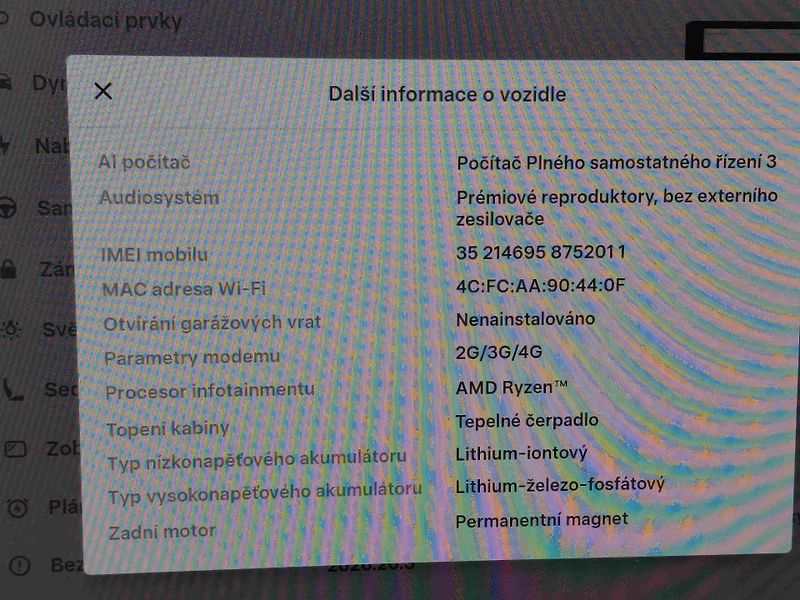 Tesla Model 3 RWD StandardRange - fotka 15 z 17