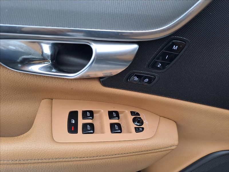 Volvo V90 2,0 T5  INSCRIPTION - fotka 11 z 21