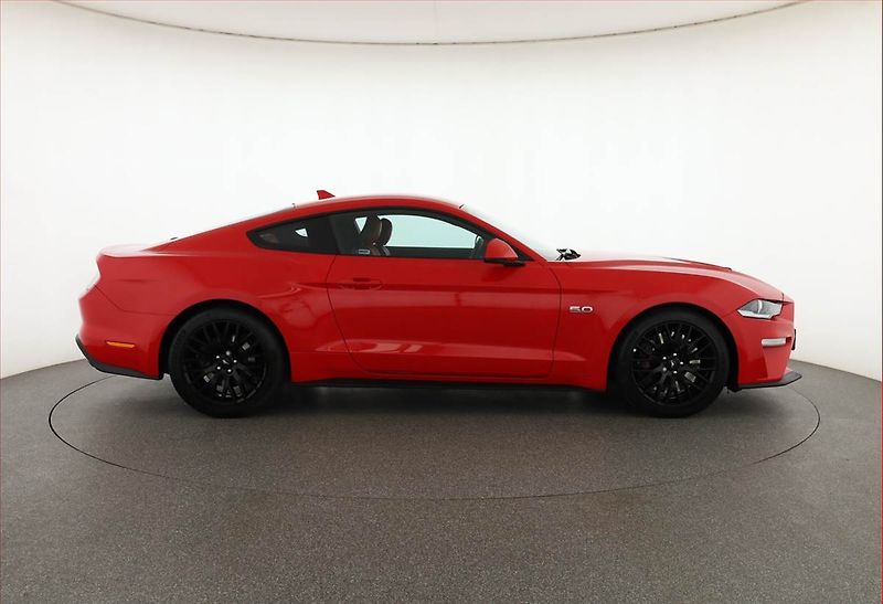Ford Mustang (2020) GT V8 5.0 - fotka 6 z 16