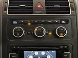 Volkswagen Touran (2012) 1.4 TSi, Match, bixen, navi - náhled 15