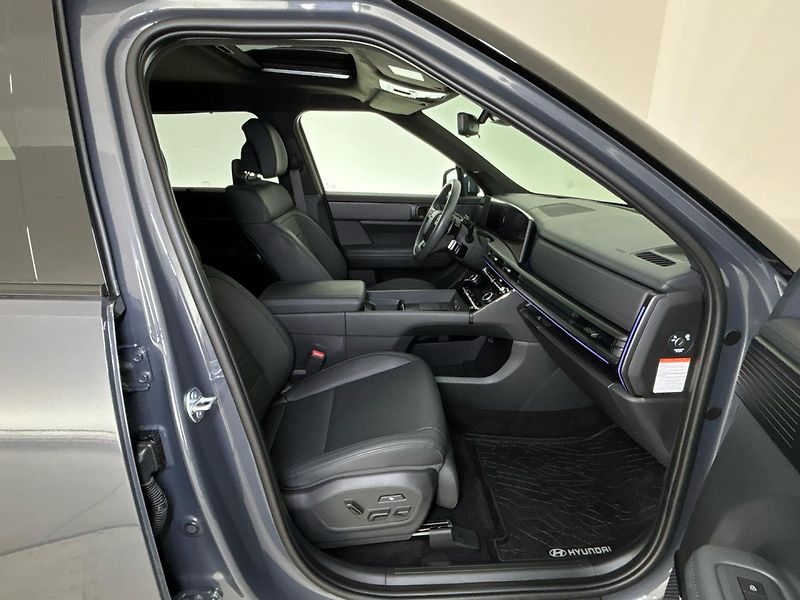 Hyundai Santa Fe Calligraphy 4x4 AT - fotka 9 z 30