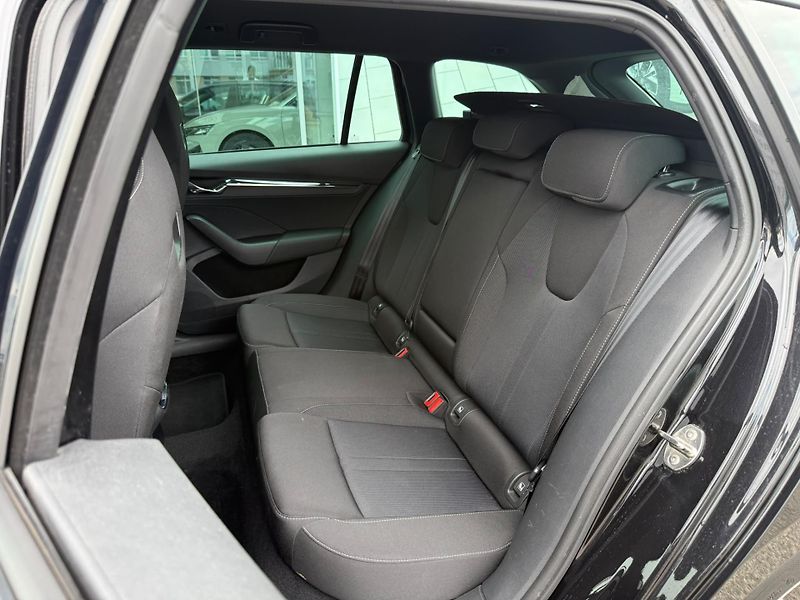 Škoda Octavia Sportline 2.0 TDI 110kw DSG Co - fotka 23 z 28