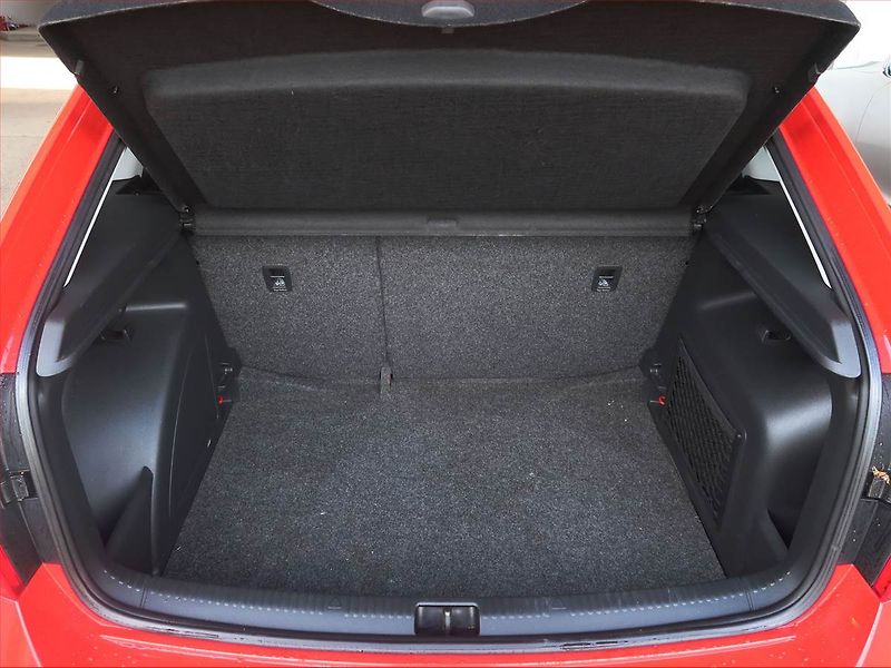 Škoda Rapid (2015) Spaceback 1.4 TSI, Automat - fotka 14 z 15