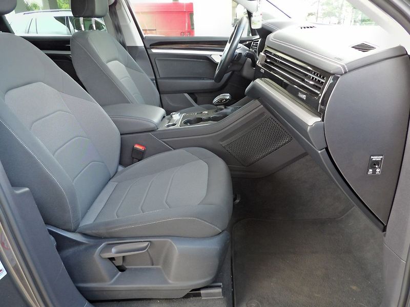 Volkswagen Touareg 3.0TDI V6 8°AT 4x4 Tažné ČR - fotka 23 z 35
