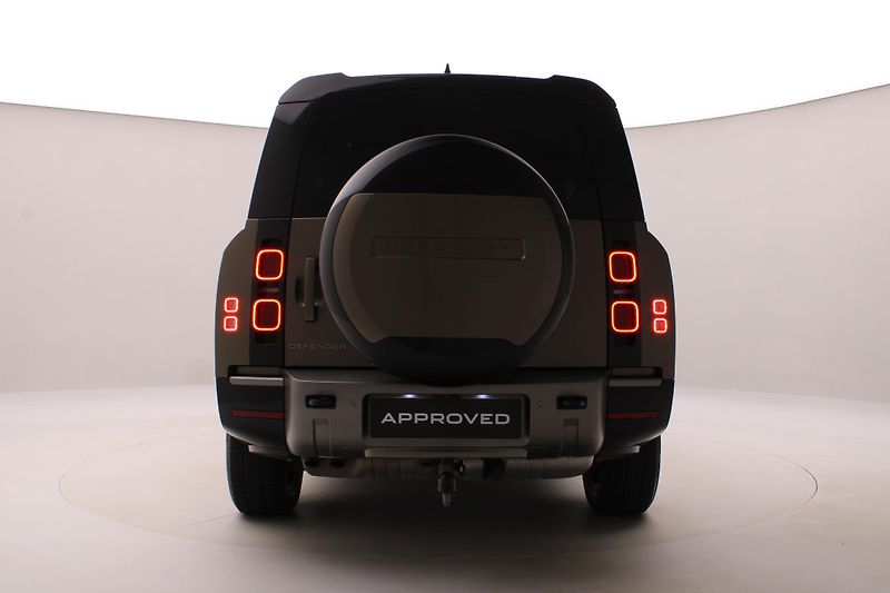 Land Rover Defender 130 D300 SE AWD AUT CZ - fotka 11 z 58