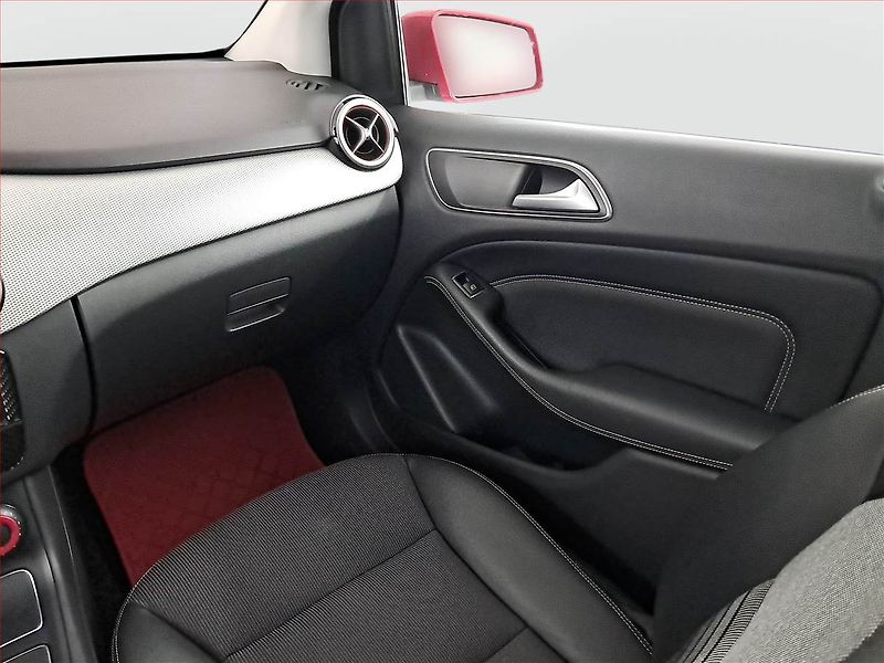 Mercedes-Benz Třídy B (2015) B 200 CDI, 4X4, Automat, Kůže - fotka 8 z 19