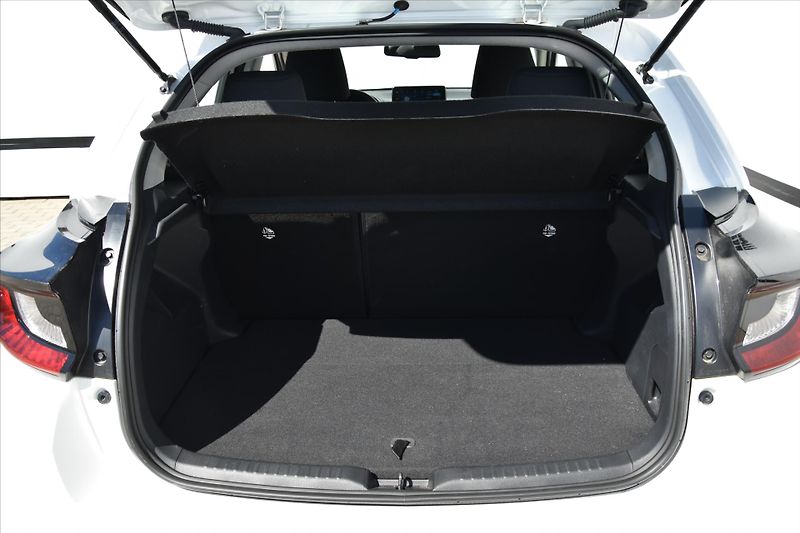 Toyota Yaris 1.5 HYBRID e-CVT A/T ACC - fotka 11 z 22
