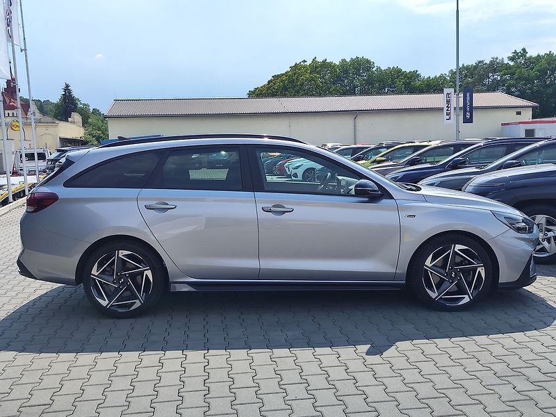 Hyundai i30 1.5 T-GDI/103kW N-Line DCT - fotka 4 z 32