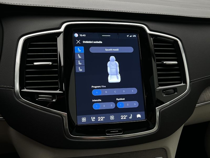Volvo XC90 B5 AWD ULTIMATE REZERVACE - fotka 46 z 51