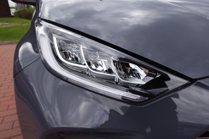 Toyota Yaris 1,5 HEV GR SPORT VIP Skyview - fotka 35 z 35