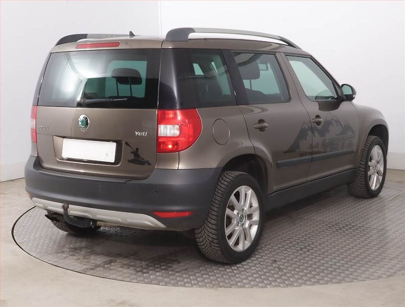 Škoda Yeti (2012) 2.0 TDI, 4X4, Xenony - fotka 5 z 15