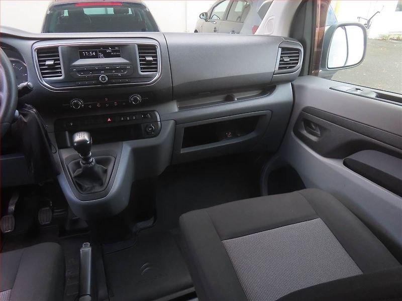 Citroën Jumpy (2019) 2.0 BlueHDi, Bus, 5Míst, ČR - fotka 8 z 15