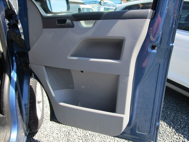 Volkswagen Transporter 2.0TDi Klima, 8 míst - fotka 22 z 42