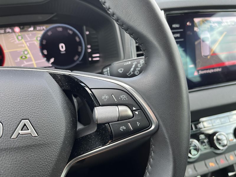 Škoda Karoq 1.5TSI TOP SELECTION 110kW - fotka 14 z 23