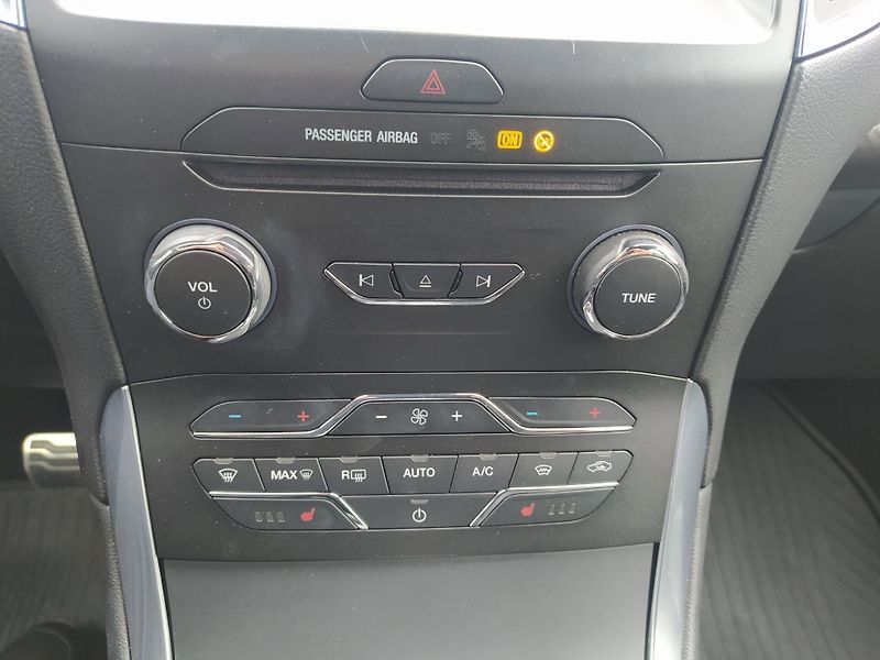 Ford S-MAX (2019) 2.0 EcoBlue 140kW ST-line - fotka 16 z 22