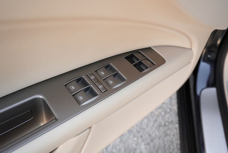 Volkswagen Phaeton 3.0 TDi 176kW LONG 4motion - fotka 25 z 36