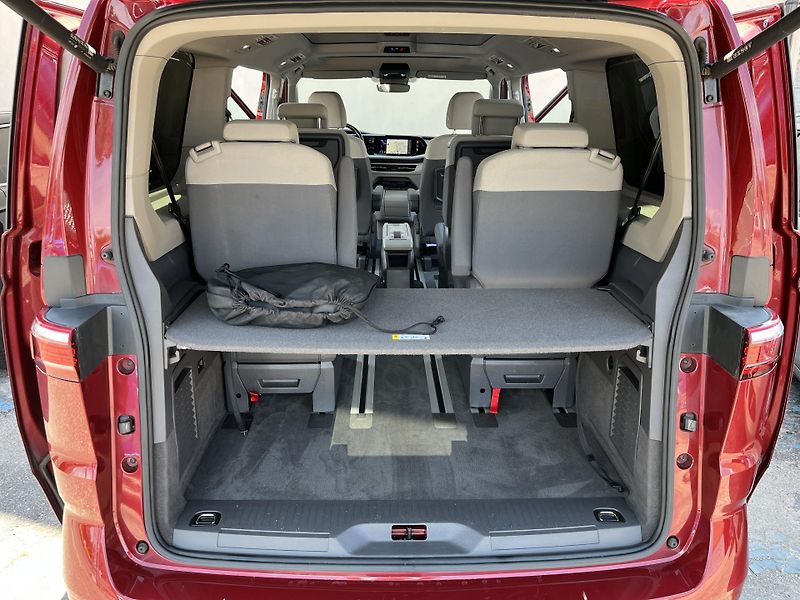 Volkswagen Multivan (2023) T7 LONG*MATRIX*PANORAMA*TAŽNÉ - fotka 27 z 49