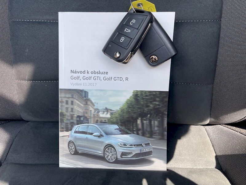 Volkswagen Golf (2018) 1.4 TSI 92 kW Maraton Edition - fotka 34 z 35