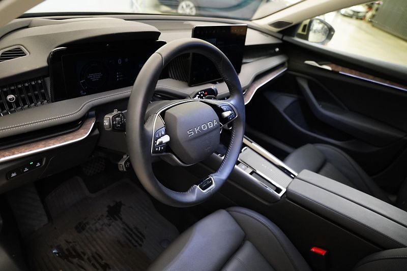 Škoda Superb - fotka 14 z 29