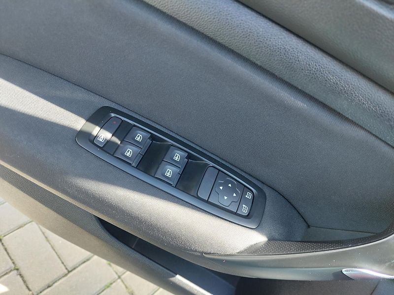 Renault Mégane (2019) IV.Limited 1.3TCe - fotka 15 z 38