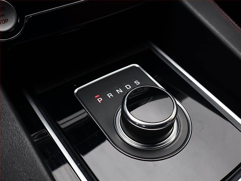 Jaguar F-Pace (2017) 20d AWD, 4X4, Automat - fotka 11 z 22