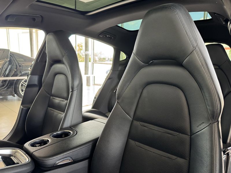 Porsche Panamera 4S 324kW*Chrono*REZERVACE! - fotka 13 z 39