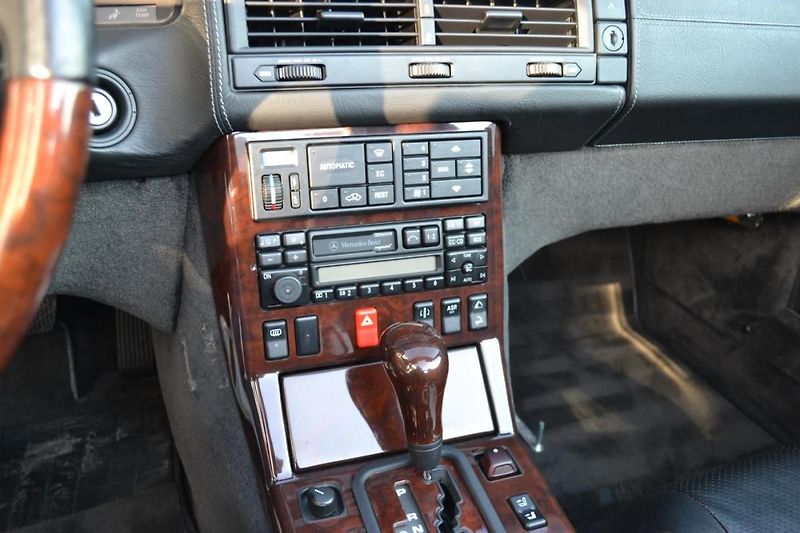 Mercedes-Benz SL 600 AMG - fotka 16 z 21