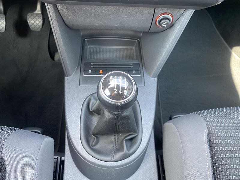 Volkswagen Touran 1.2 TSI 77kW-CLIMATRONIC-NAVI - fotka 26 z 41