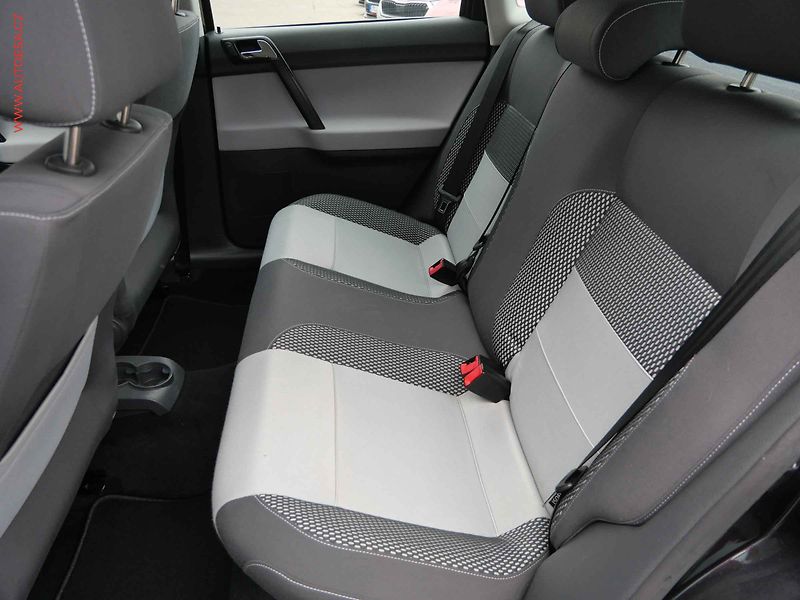 Volkswagen Polo (2006) 1.4 i, Klima - fotka 10 z 12