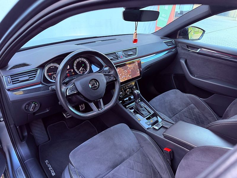 Škoda Superb 2.0 TDi DSG SportLine 4x4, Ser - fotka 18 z 35