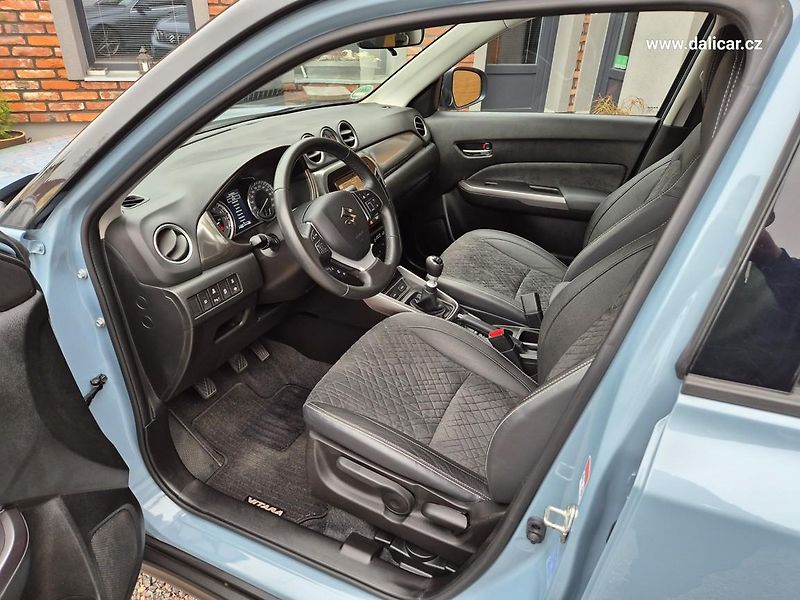 Suzuki Vitara (2021) 1.4i 95KW COMFORT Navi LED ACC - fotka 31 z 52
