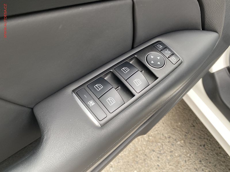 Mercedes-Benz Třídy E (2016) 3.0 d E 350 d, 1.maj,ČR - fotka 25 z 28