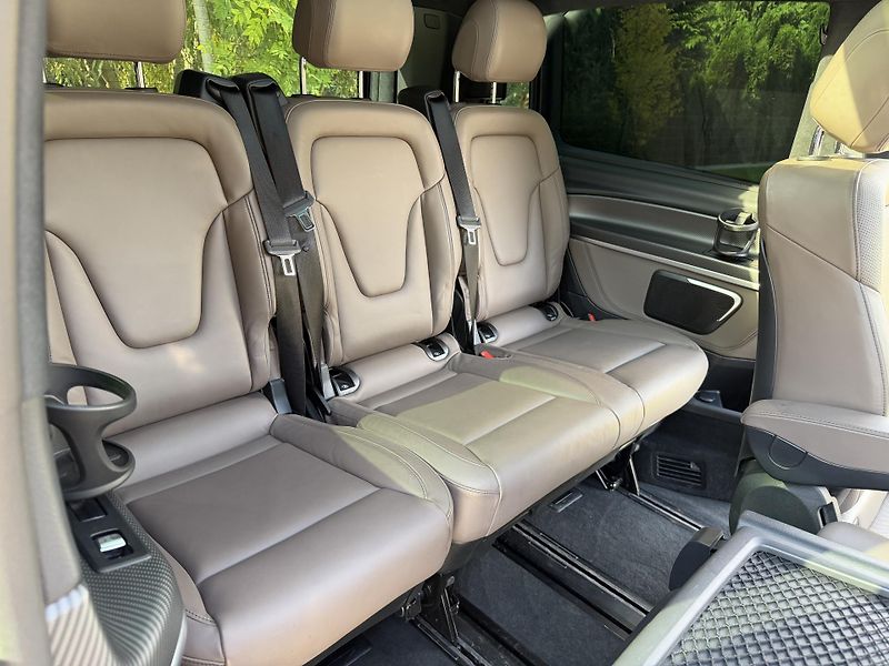 Mercedes-Benz Třídy V (2022) EXCLUSIVE 300d 4M AMG/AIR - fotka 12 z 52