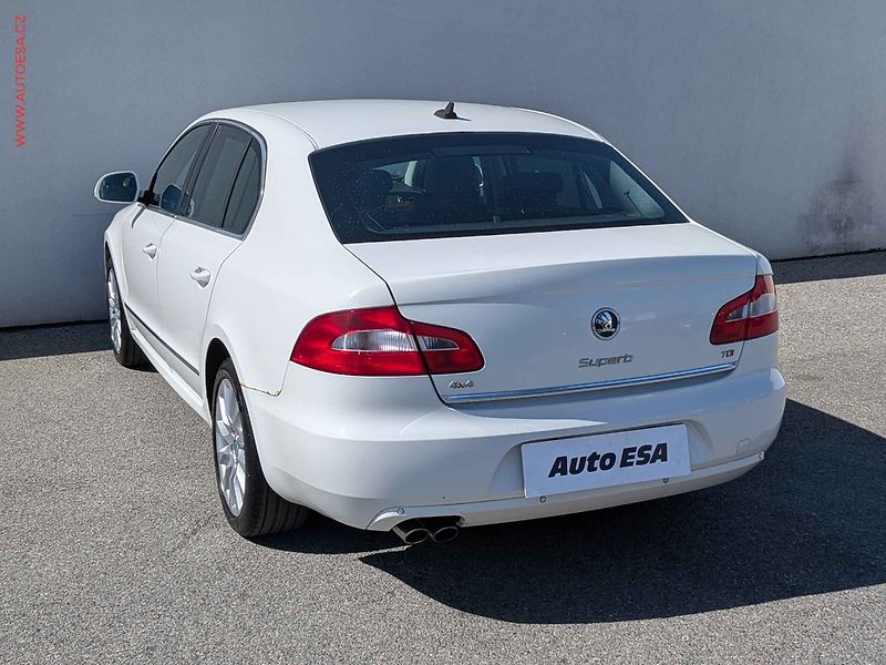 Škoda Superb (2011) 2.0 TDi 4x4, ČR, Navi, bixen - fotka 6 z 16