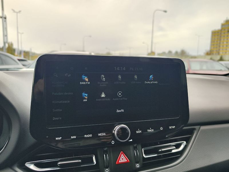 Hyundai i30 1.5 T-GDI/103kW N-Line DCT - fotka 17 z 35