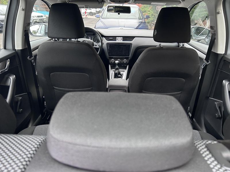 Škoda Octavia 1.2 TSI Ambition - fotka 29 z 35