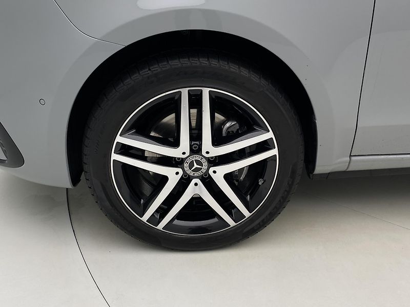 Mercedes-Benz Třídy V 300d AVANTGARDE 4MATIC AUT 7m - fotka 32 z 68
